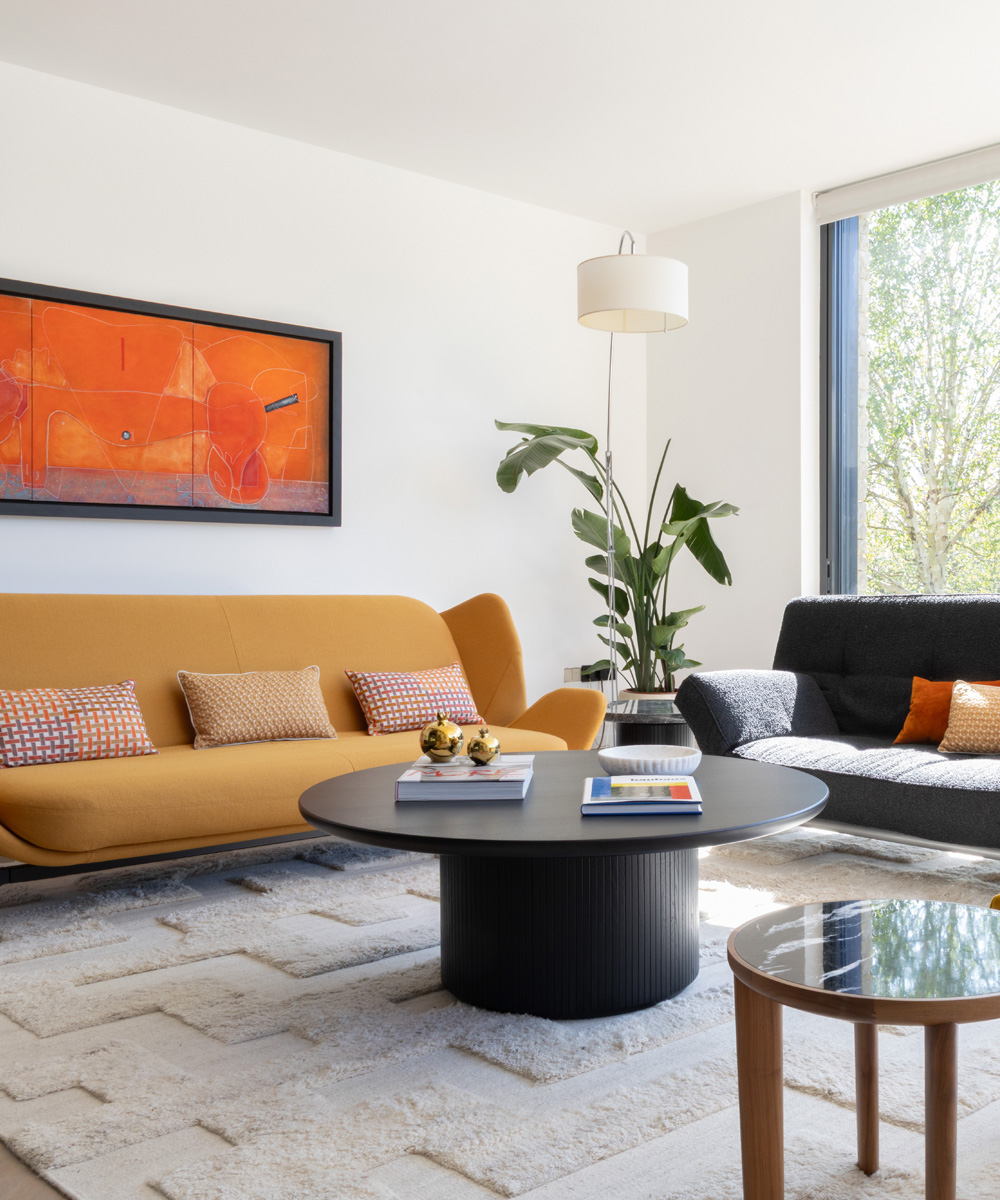 Contemporary 5-bedroom rural home